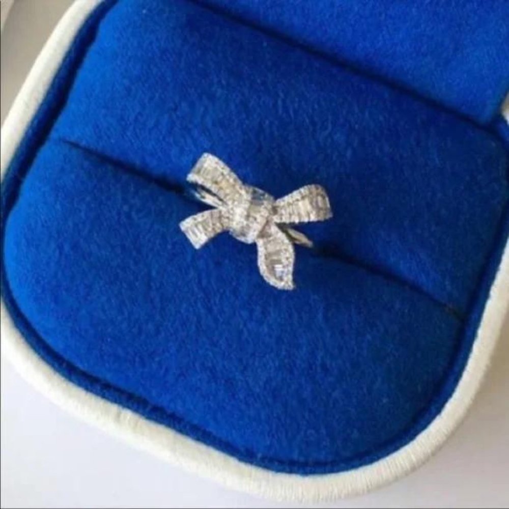 BAGUETTE BOW 925 STERLING SILVER DIAMOND RING, CUTE RING, SHINY RING. - Picture 8 of 8
